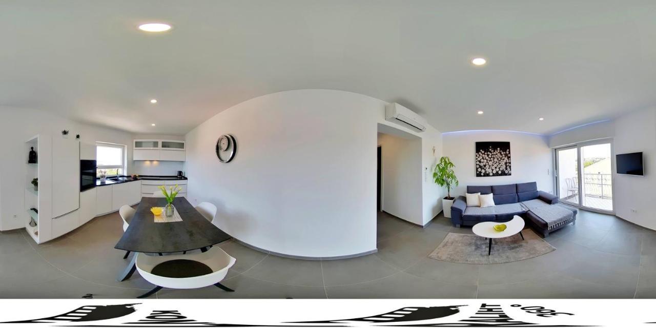 Apartments Mary Малинска Экстерьер фото
