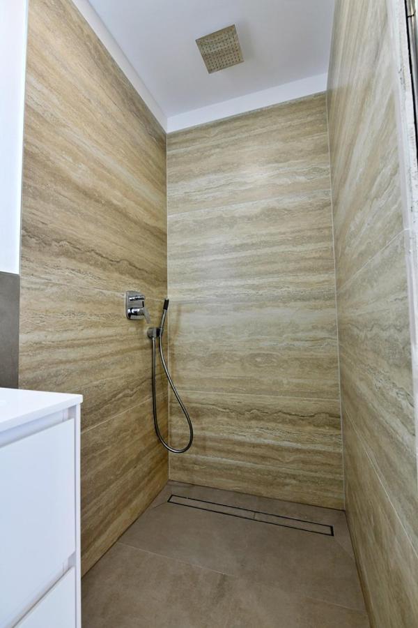 Apartments Mary Малинска Экстерьер фото