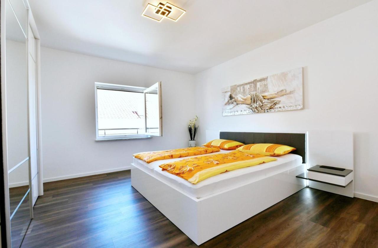 Apartments Mary Малинска Экстерьер фото