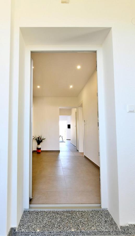 Apartments Mary Малинска Экстерьер фото
