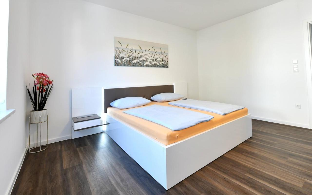 Apartments Mary Малинска Экстерьер фото