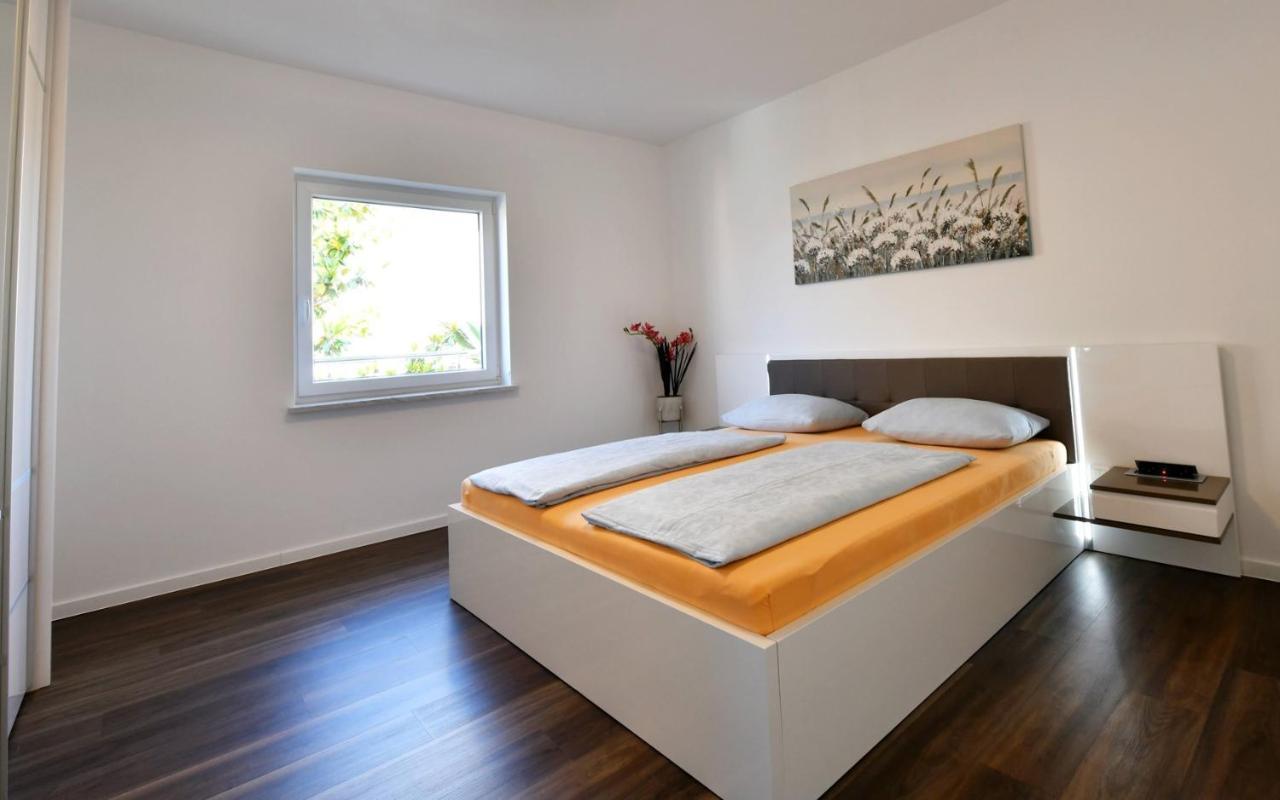Apartments Mary Малинска Экстерьер фото